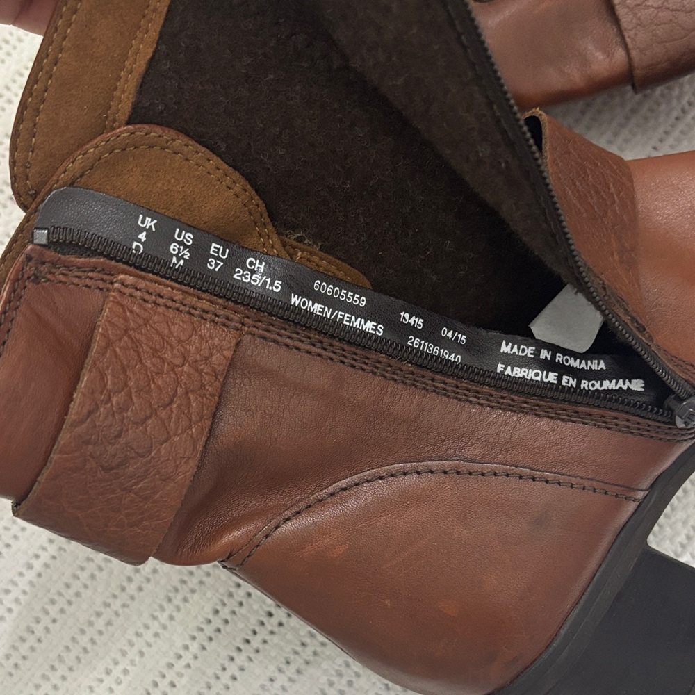 Women's Brown Leather Boots - Picture 7 of 9